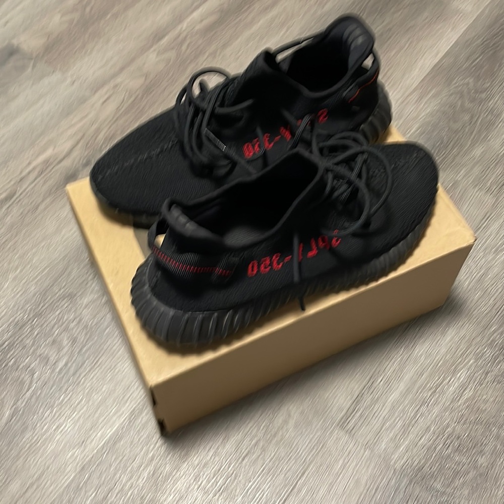 Yeezy 350 bred size 12.5